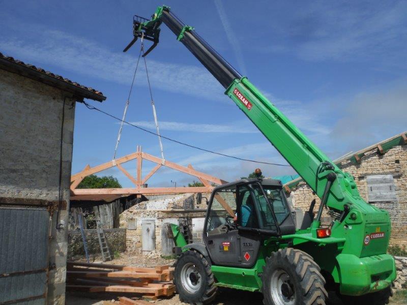 Préau et restauration d'une charpente en Deux-Sèvres (79)